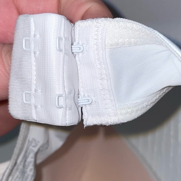 Warner's Body Heaven Bra Wireless Lift V-Neck Plunge Seamless Lightly Padded Bra - Picture 6 of 7